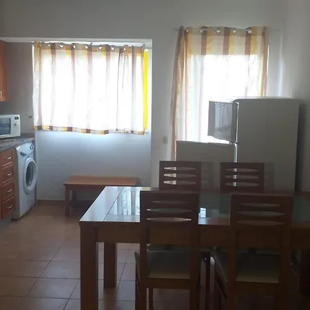 Praia Da Rocha, 300 M From Beach, Heart Of Social And Night Life Apartment Portimao