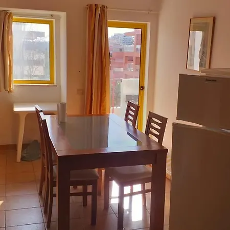 Praia Da Rocha, 300 M From Beach, Heart Of Social And Night Life Apartment Portimao
