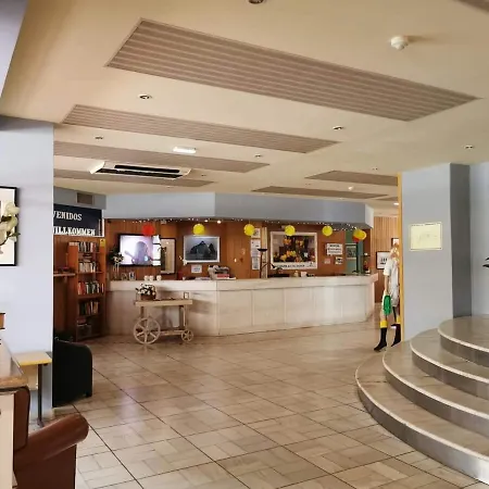 Praia Da Rocha, 300 M From Beach, Heart Of Social And Night Life Apartment *